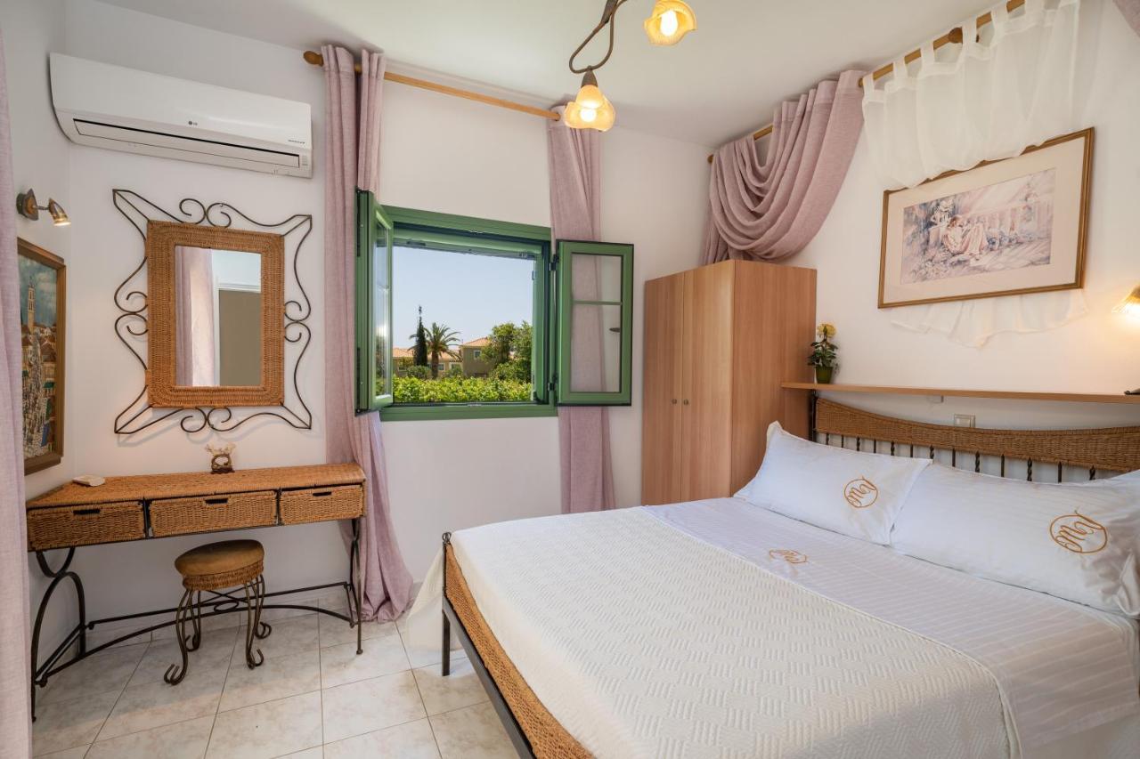 Monambeles Villas Σβορωνάτα Εξωτερικό φωτογραφία