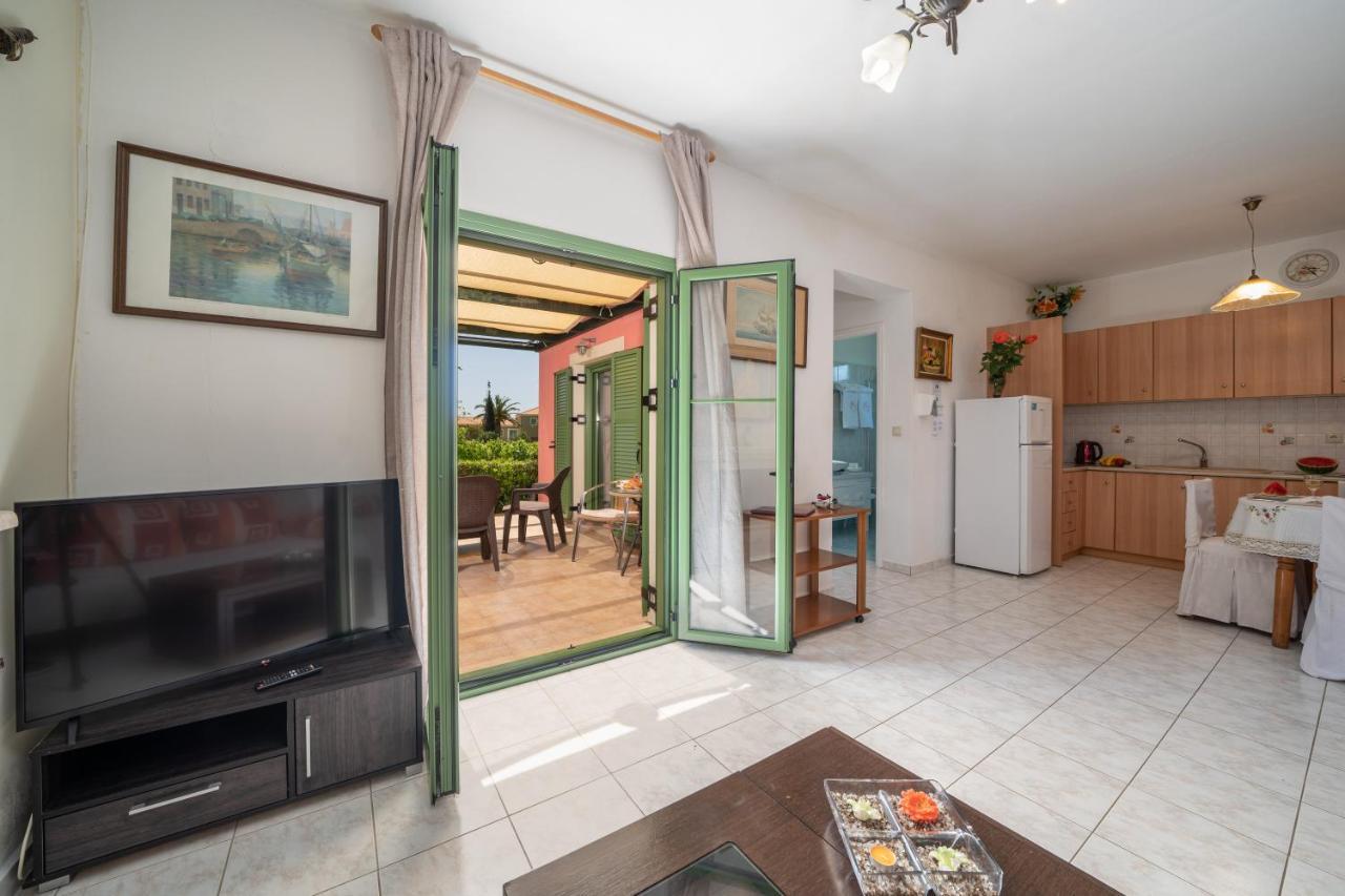 Monambeles Villas Σβορωνάτα Εξωτερικό φωτογραφία