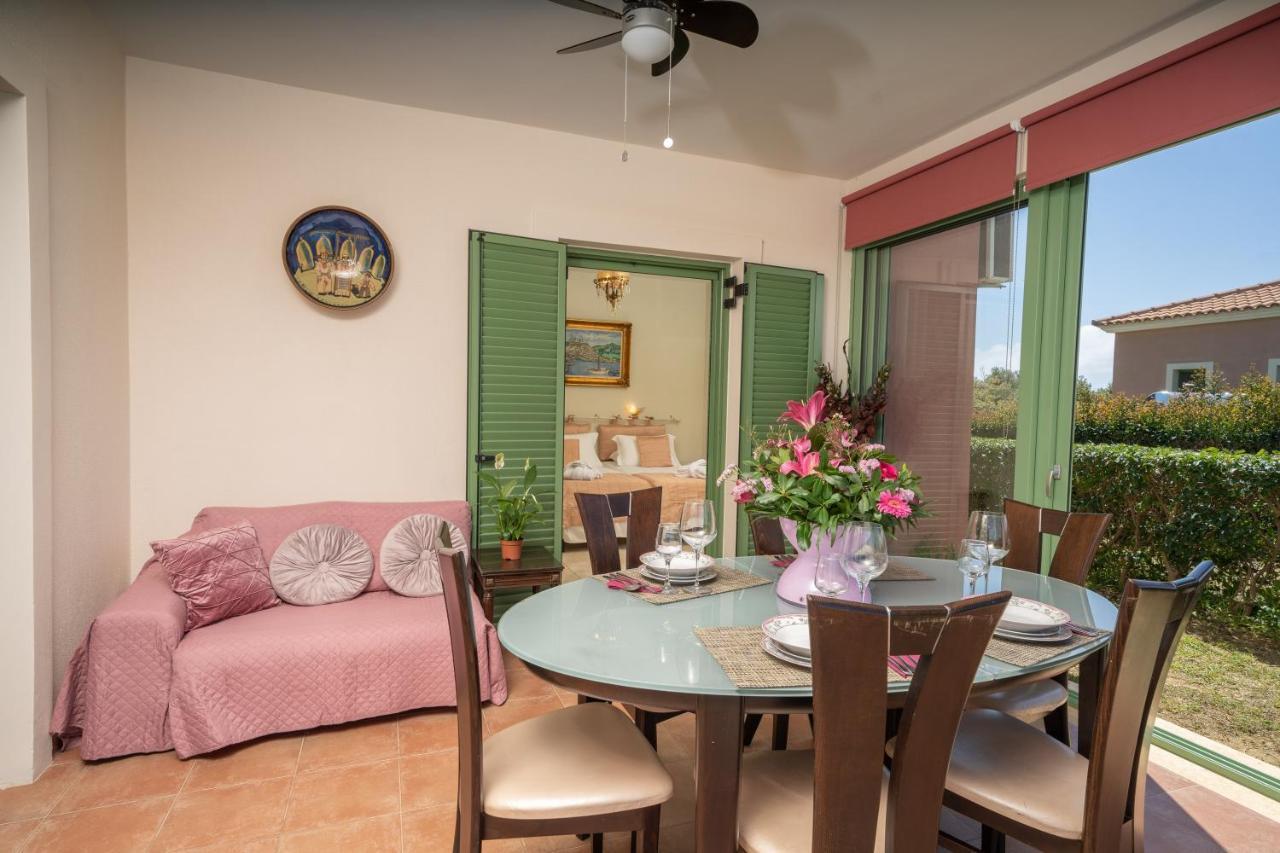 Monambeles Villas Σβορωνάτα Εξωτερικό φωτογραφία